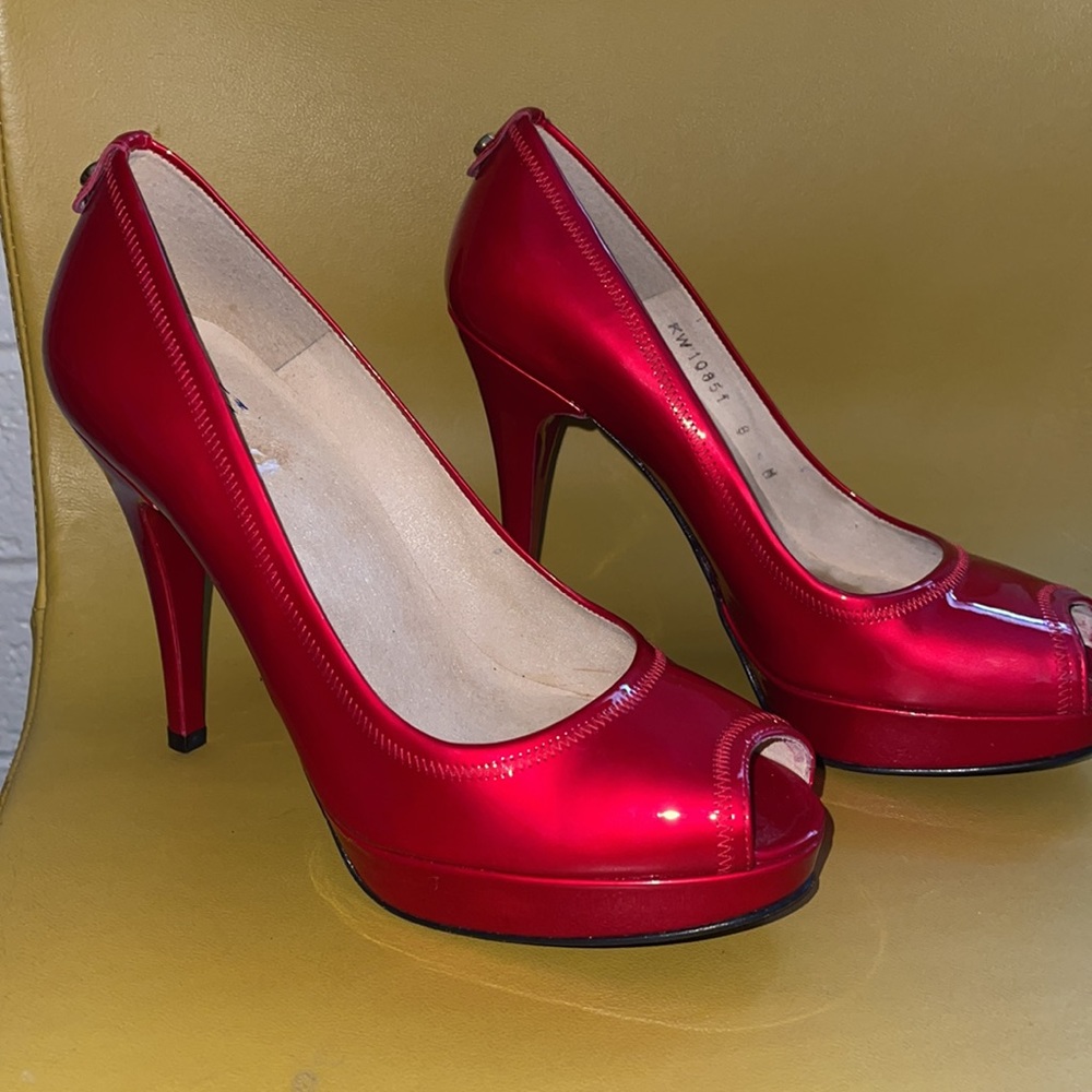 Stuart Weitzman Red Patent Peep Toe Platform heels size 8